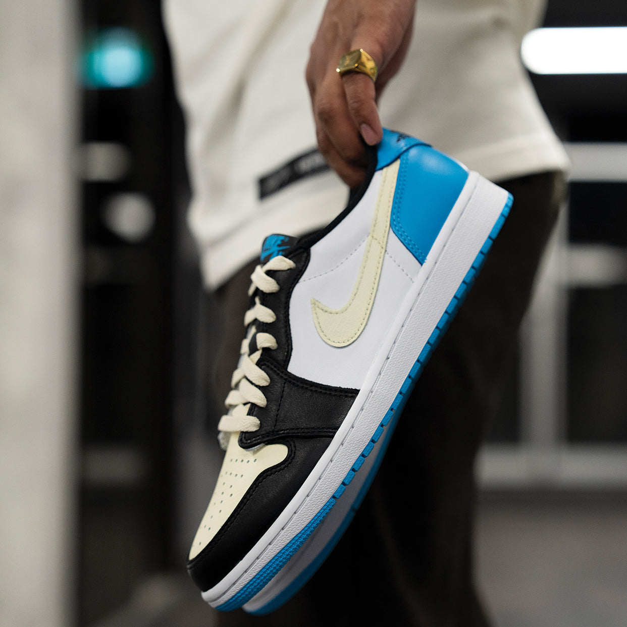 "UNC CREAM" CUSTOM JORDAN 1 RETRO LOW