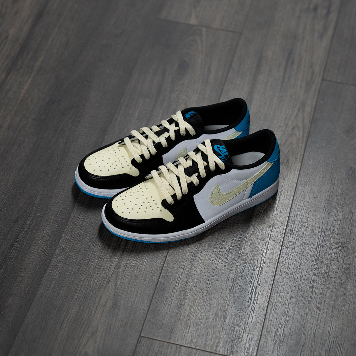 "UNC CREAM" CUSTOM JORDAN 1 RETRO LOW